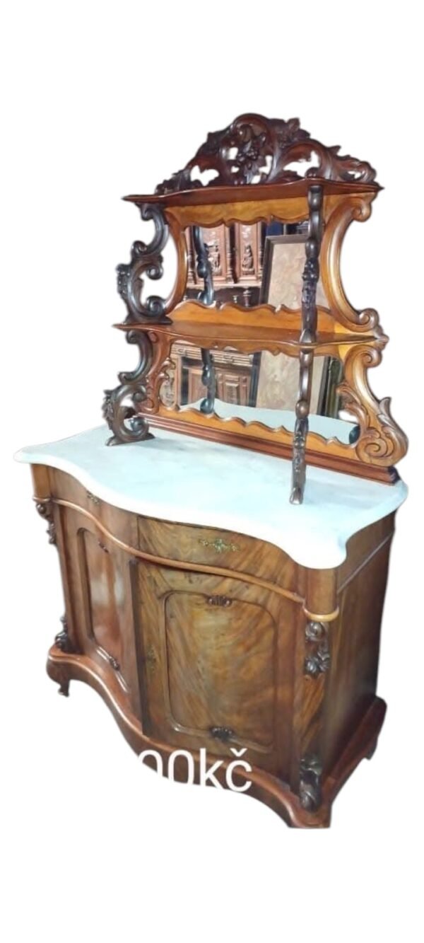 Starožitný příborník