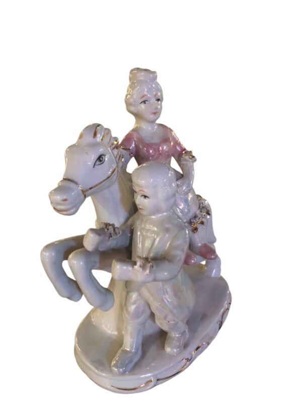 Porcelánová soška