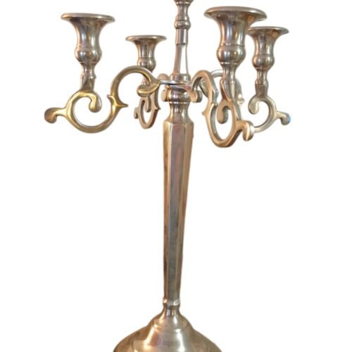 Velký kovový svícen