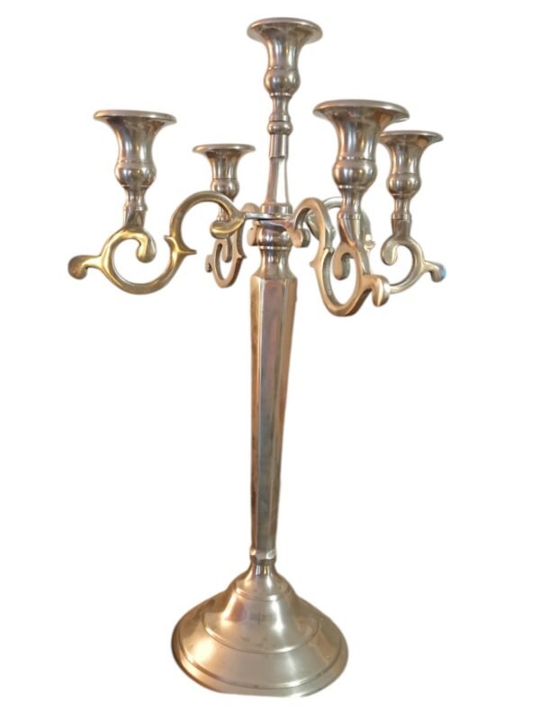 Velký kovový svícen