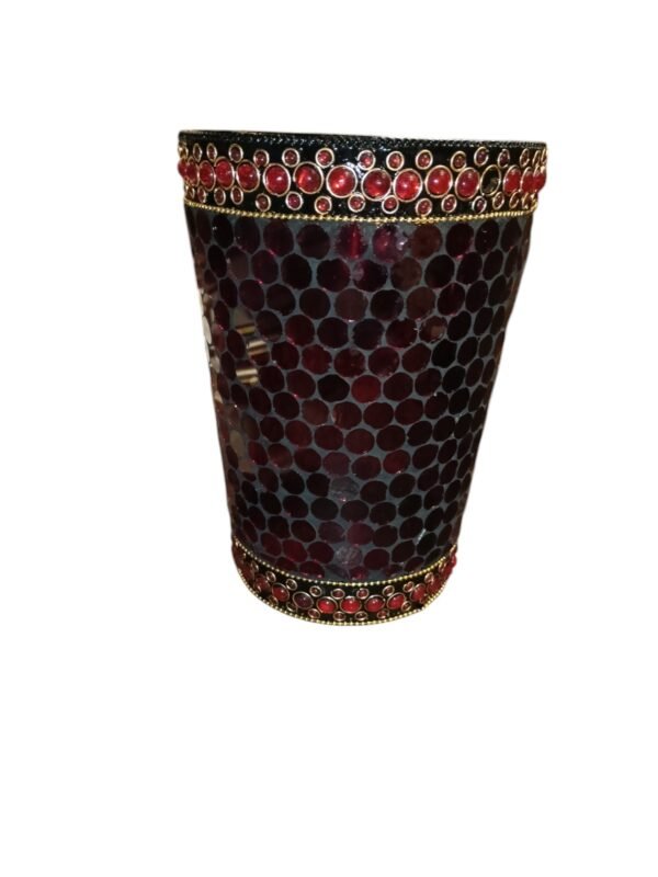 Červená váza dekorativní