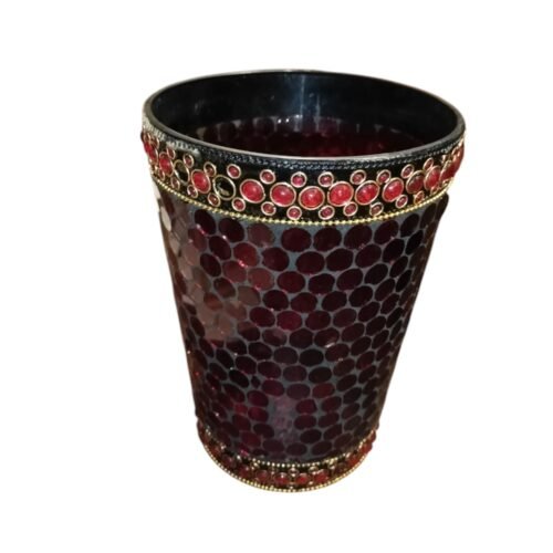 Červená váza dekorativní