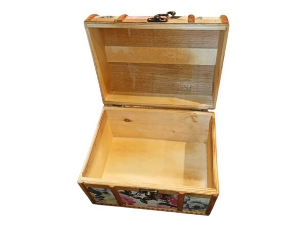 Dřevěná truhlička květiny