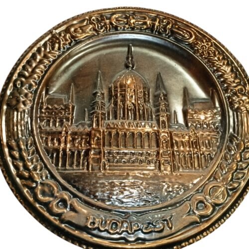 Mosazný talíř Budapešť