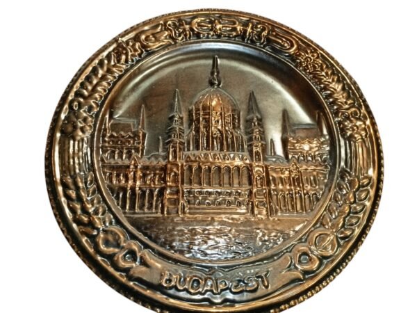 Mosazný talíř Budapešť