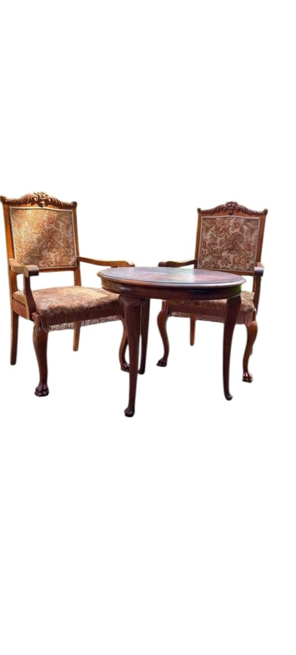 Křesílka a stoleček