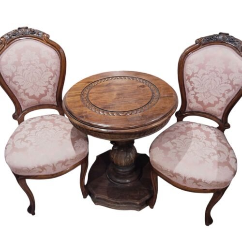 Kulatý stolek a židle