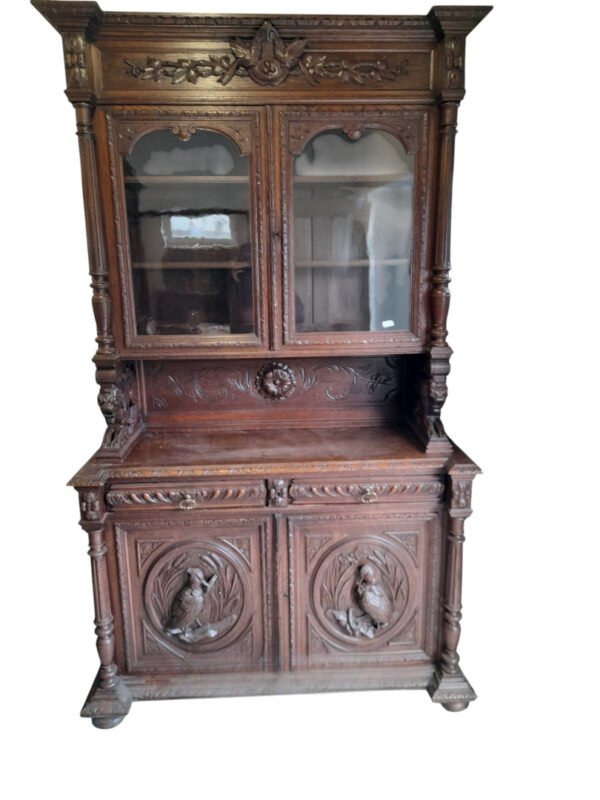 Tmavá rustikální komoda