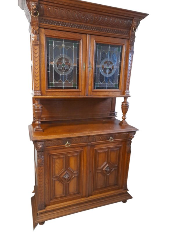 Prosklená rustikální komoda